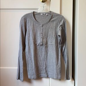 Uniqlo Women’s Grey Long Sleeve Knit Top